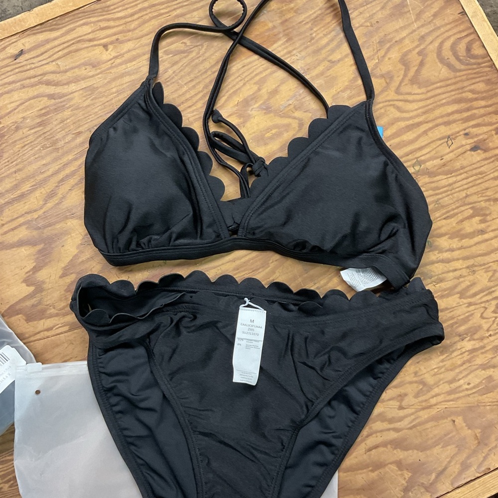 Cupshe Black Scalloped Bikini Set